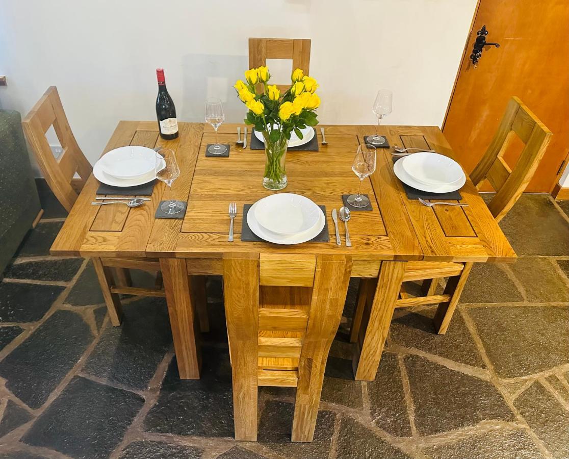 Tigh Mairi At Mary'S Thatched Cottages Elgol 외부 사진