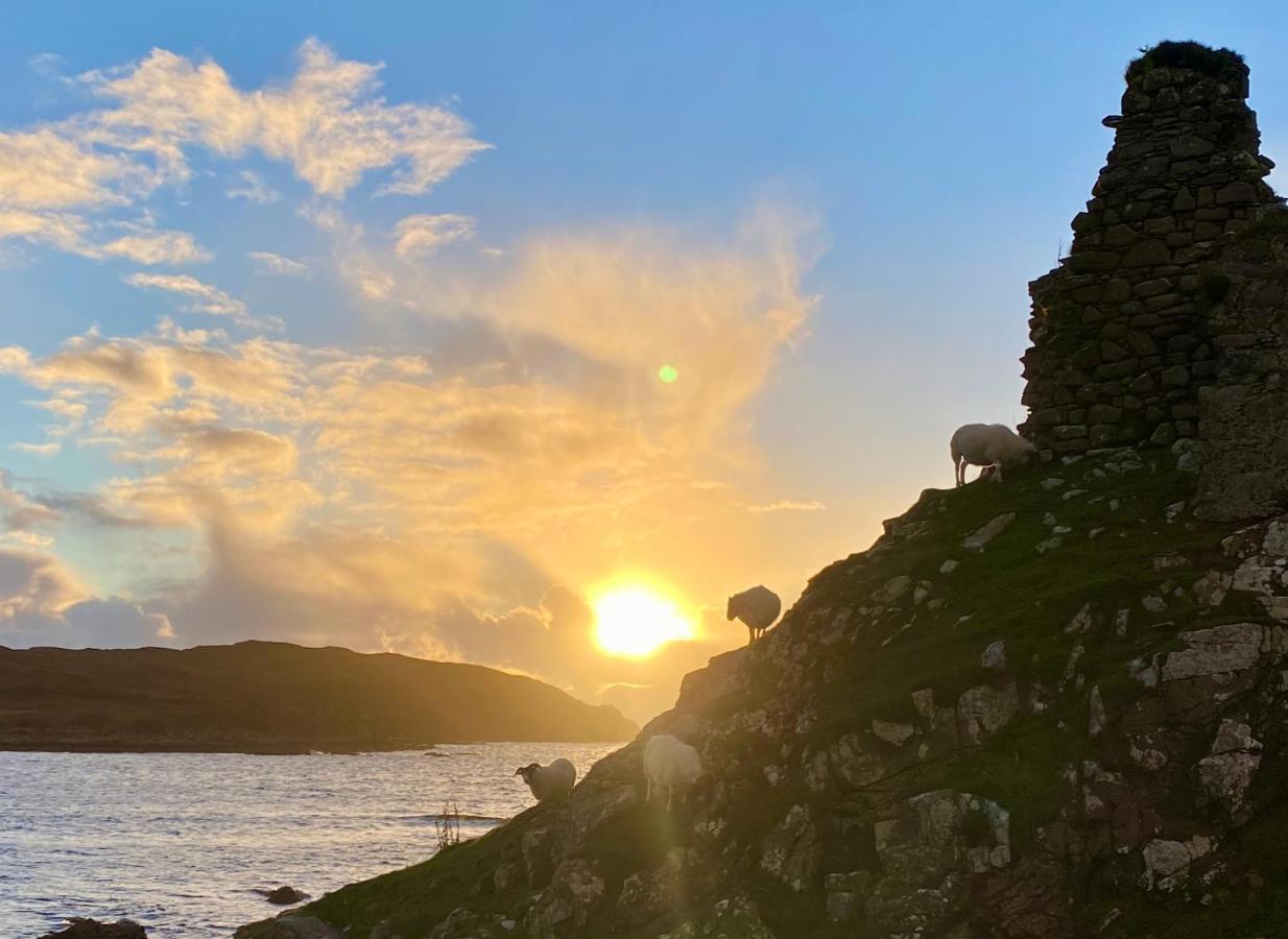 Tigh Mairi At Mary'S Thatched Cottages Elgol 외부 사진