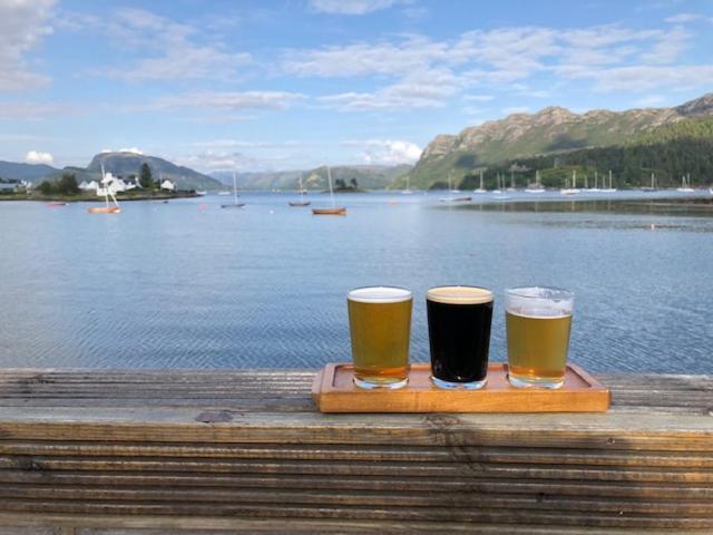 Tigh Mairi At Mary'S Thatched Cottages Elgol 외부 사진