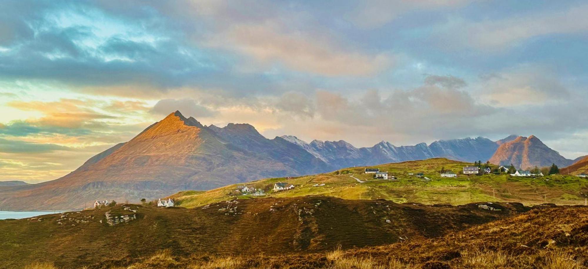 Tigh Mairi At Mary'S Thatched Cottages Elgol 외부 사진
